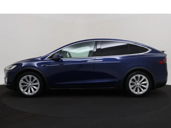 Photo 28 of 31 of 5YJXCCE24JF114894 Tesla Model X 75D Base. Cruise Ecc
