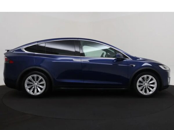 Photo 29 of 31 of 5YJXCCE24JF114894 Tesla Model X 75D Base. Cruise Ecc