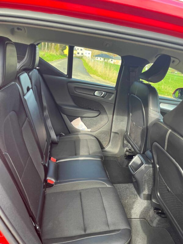 Photo 29 of 49 of P-VXC402018-157600 Volvo XC40 T3 Momentum T3 1.5L 3 cylindres turbo