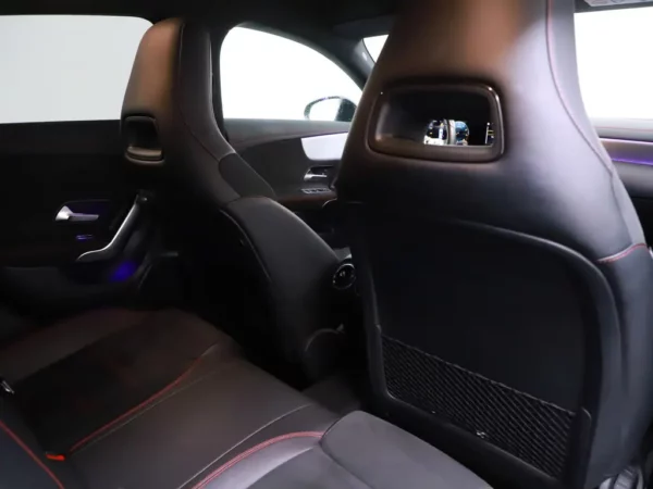 Mercedes-Benz CLA-Klasse Shooting Brake 180 Automaat Business Solution AMG