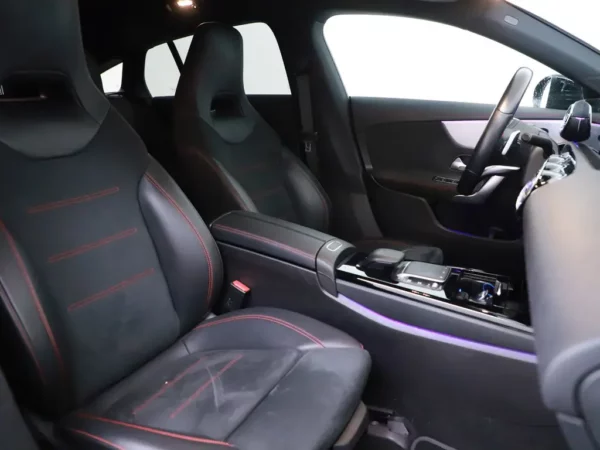 Mercedes-Benz CLA-Klasse Shooting Brake 180 Automaat Business Solution AMG