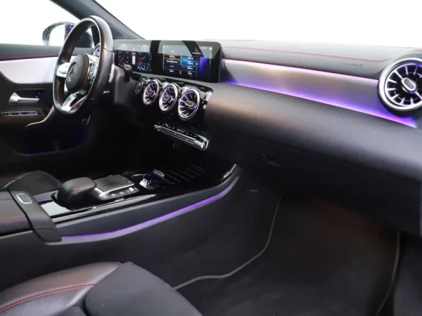 Mercedes-Benz CLA-Klasse Shooting Brake 180 Automaat Business Solution AMG