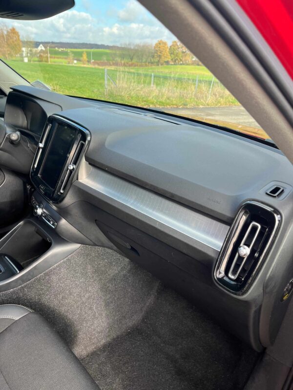 Photo 32 of 49 of P-VXC402018-157600 Volvo XC40 T3 Momentum T3 1.5L 3 cylindres turbo