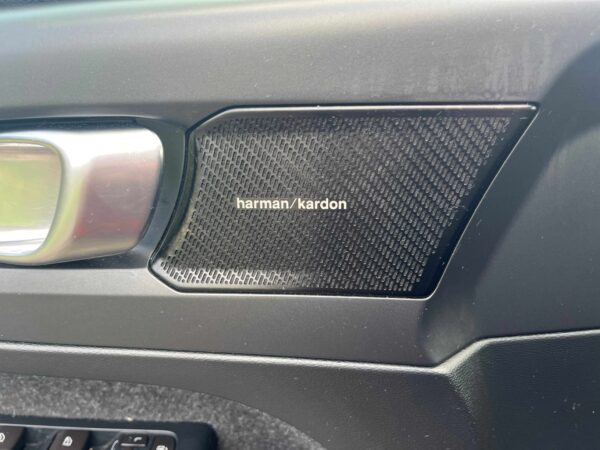 Photo 39 of 49 of P-VXC402018-157600 Volvo XC40 T3 Momentum T3 1.5L 3 cylindres turbo