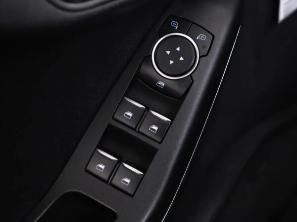 Photo 5 of 26 of WF0JXXGAHJLE27962 Ford Fiesta 1.0 EcoBoost Titanium