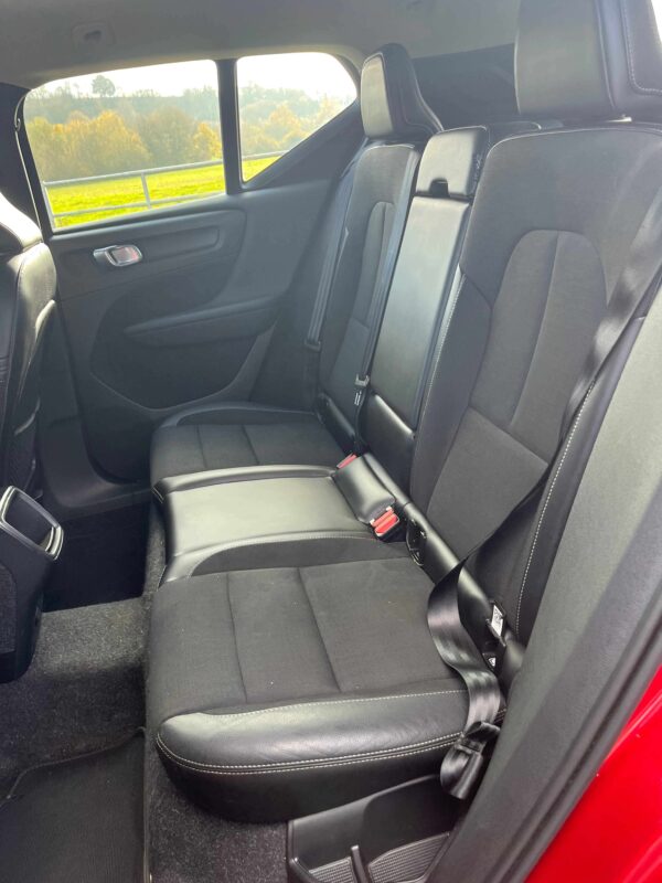 Photo 6 of 49 of P-VXC402018-157600 Volvo XC40 T3 Momentum T3 1.5L 3 cylindres turbo