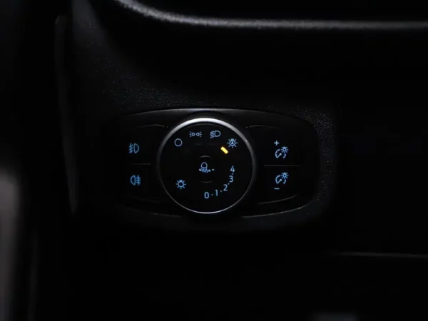 Photo 8 of 26 of WF0JXXGAHJLE27962 Ford Fiesta 1.0 EcoBoost Titanium