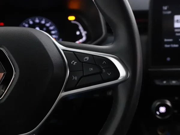 Photo 9 of 27 of VF1RJA00266164445 Renault Clio 1.0 TCe Intens LED