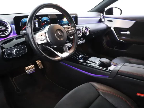 Mercedes-Benz CLA-Klasse Shooting Brake 180 Automaat Business Solution AMG