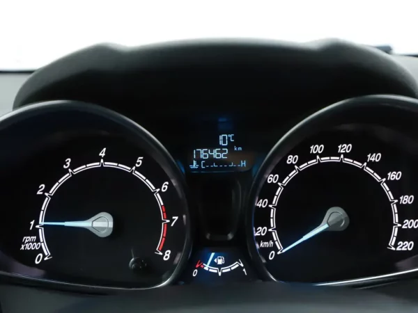 Photo 10 of 24 of WF0DXXGAKDFT49806 Ford Fiesta 1.0 EcoBoost Titanium