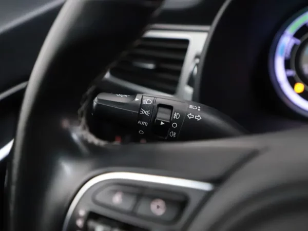 Photo 10 of 30 of KNACC81CGK5296178 Kia Niro 1.6 GDi Hybrid DynamicLine (5-drs