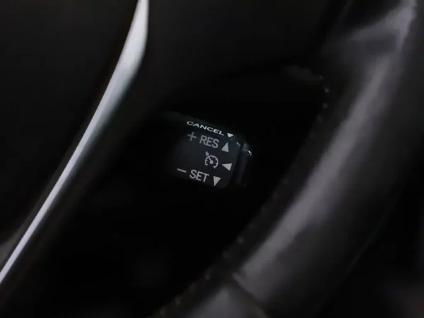 Photo 10 of 30 of SB1ZS3JEX0E174839 Toyota Auris Touring Sports 1.8 Hybrid Lease