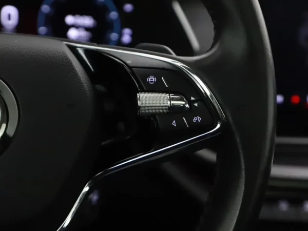 Photo 10 of 31 of TMBJW8NX1NY085740 Skoda Octavia Combi 1.4 TSI iV PHEV Business Plus