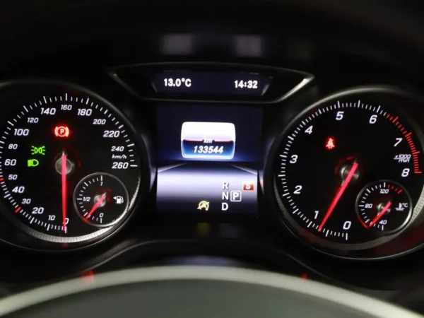 Mercedes-Benz A-Klasse 180 Aut. Business Solution AMG