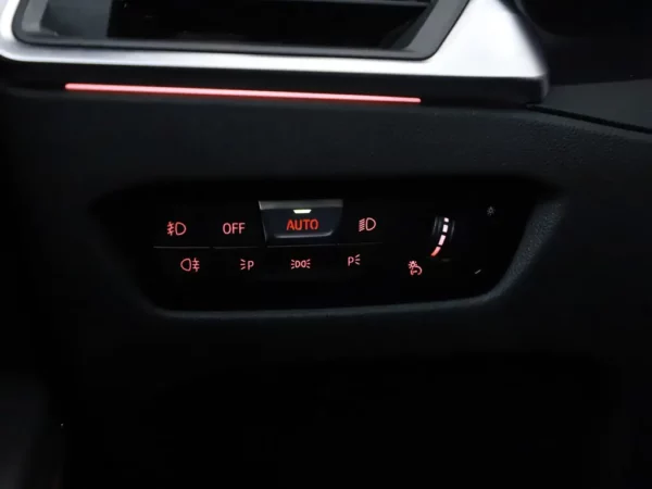 BMW 3 Serie Touring 330d Business Edition Plus Led-Laser