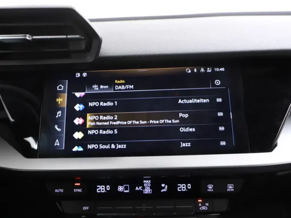 Photo 11 of 24 of WAUZZZGY5MA031836 Audi A3 Sportback 35 TFSI S-Tronic Business Edition