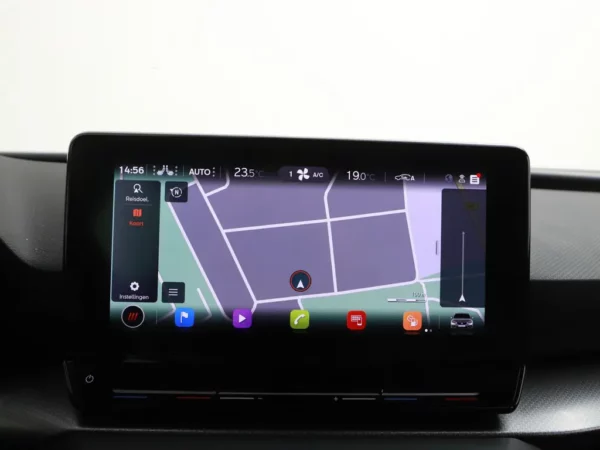 Photo 11 of 26 of VSSZZZKLZMR049700 SEAT Leon ST 1.5 eTSI DSG Style Launch Edition