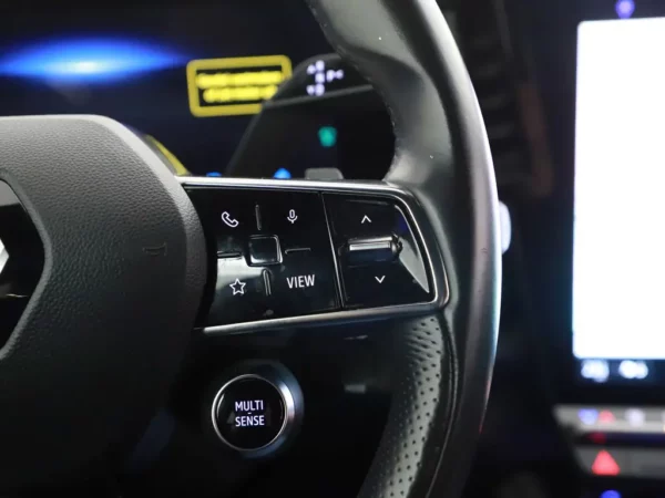 Photo 11 of 29 of VF1RHN00070299589 Renault Austral 1.2 E-Tech full hybrid 200 Techno