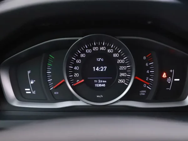 Photo 11 of 29 of YV1FW45C1F1253243 Volvo V60 1.6 T3 Momentum Nav