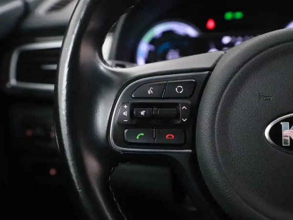 Photo 11 of 30 of KNACC81CGK5296178 Kia Niro 1.6 GDi Hybrid DynamicLine (5-drs