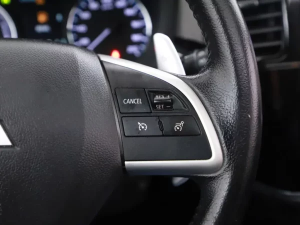 Photo 11 of 31 of JMBXDGG2WEZ002903 Mitsubishi Outlander 2.0 PHEV Instyle