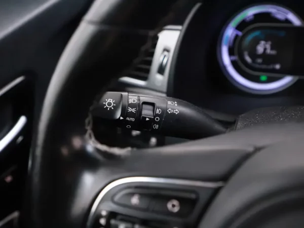 Photo 11 of 35 of KNACC81CGH5054995 Kia Niro 1.6 GDi Hybrid ExecutiveLine