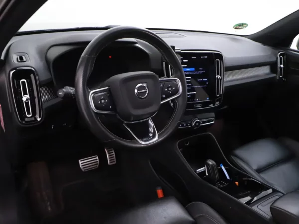 Photo 11 of 38 of YV1XZEDVEM2461653 Volvo XC40 Recharge P8 AWD R-Design