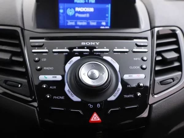 Photo 12 of 24 of WF0DXXGAKDFT49806 Ford Fiesta 1.0 EcoBoost Titanium