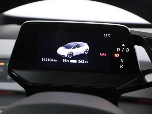 Photo 12 of 31 of WVWZZZE1ZMP001850 Volkswagen ID.3 First Plus 58 kWh IQ-Light