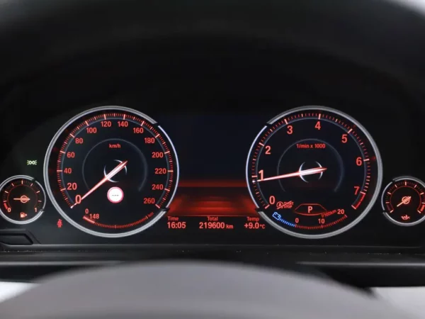 Photo 12 of 34 of WBA5G11040GC99540 BMW 5 Serie Touring 520i Aut. High Executive LED