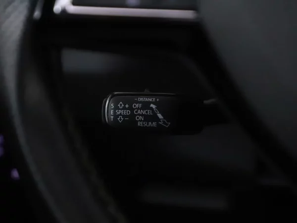 Photo 12 of 37 of TMBJR7NU0L5044196 Skoda Karoq 1.5 TSI AUT .Sportline Business LED