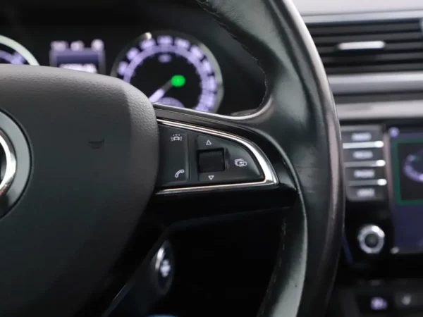 Skoda Superb Combi 1.6 TDI Aut. Style Business LED