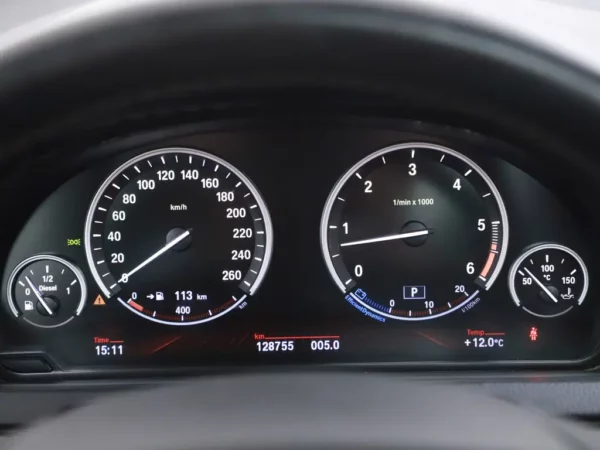 Photo 12 of 40 of WBASP61030DV47940 BMW 5 Serie Gran Turismo 530xd High Executive