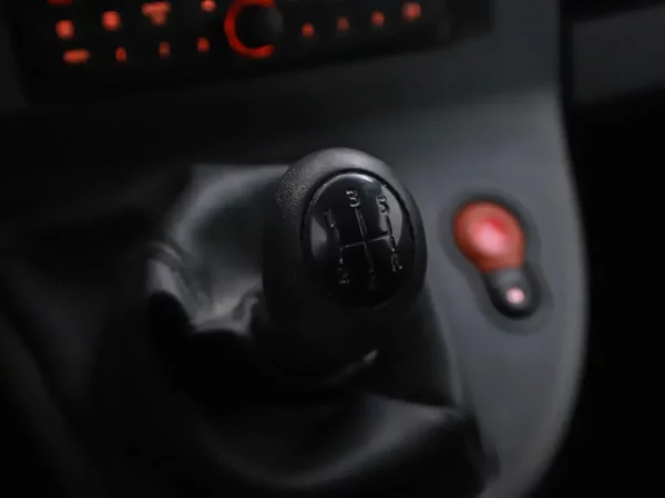 Photo 13 of 24 of VF1FW14BD48860745 Renault Kangoo Express 1.5 dCi 75 Express