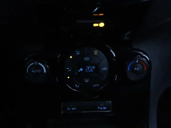 Photo 13 of 24 of WF0DXXGAKDFT49806 Ford Fiesta 1.0 EcoBoost Titanium