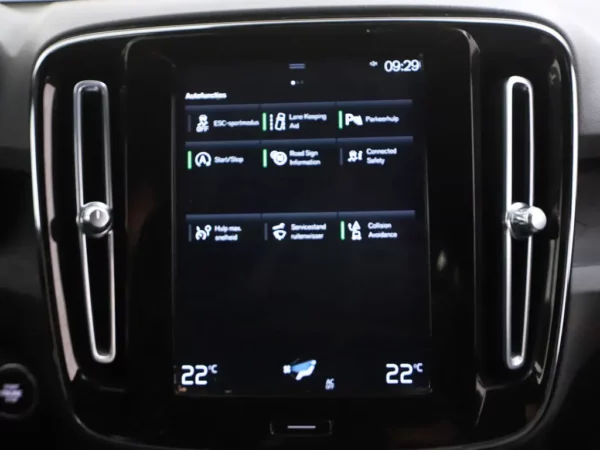 Photo 13 of 26 of YV1XZL4VDM2505024 Volvo XC40 1.5 T2 Aut. Business Pro