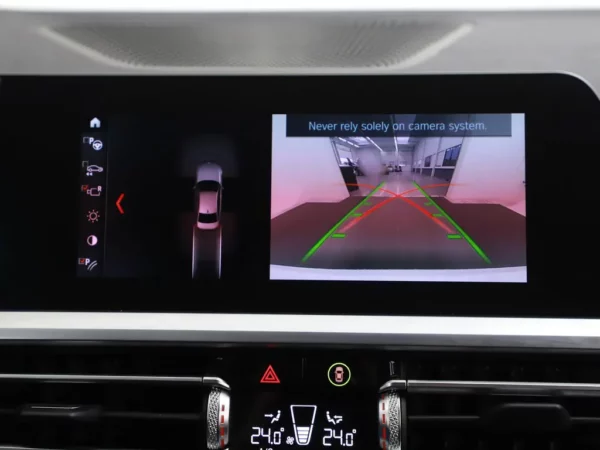 BMW 3-serie 320i High Executive (4-drs Sedan)