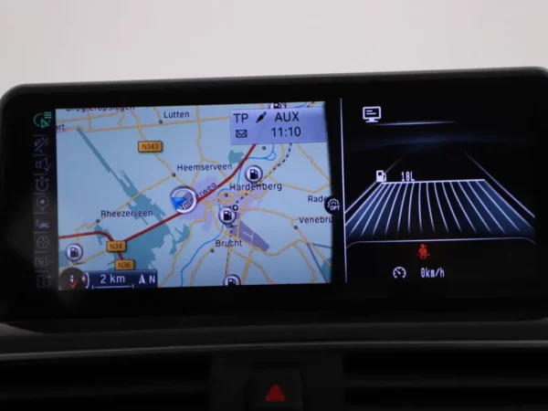 Photo 13 of 31 of WBA8A71040K742832 BMW 3-serie 330i Centennial High Executive Sport LED