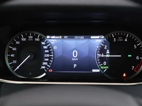 Photo 13 of 33 of SALZA2BT4PH193071 Land Rover Range Rover Evoque 1.5 P300e AWD R-Dynamic S