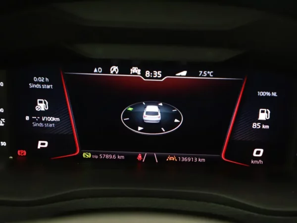 Photo 13 of 37 of TMBJR7NU0L5044196 Skoda Karoq 1.5 TSI AUT .Sportline Business LED