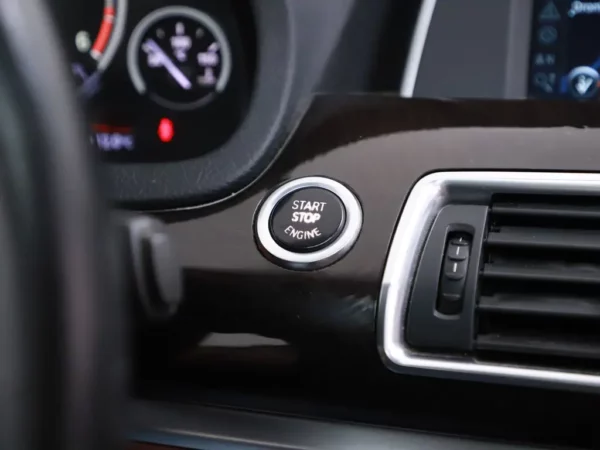 Photo 13 of 40 of WBASP61030DV47940 BMW 5 Serie Gran Turismo 530xd High Executive