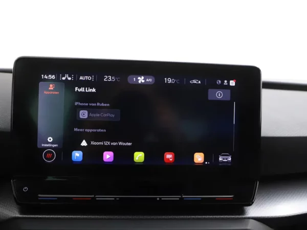 Photo 14 of 26 of VSSZZZKLZMR049700 SEAT Leon ST 1.5 eTSI DSG Style Launch Edition