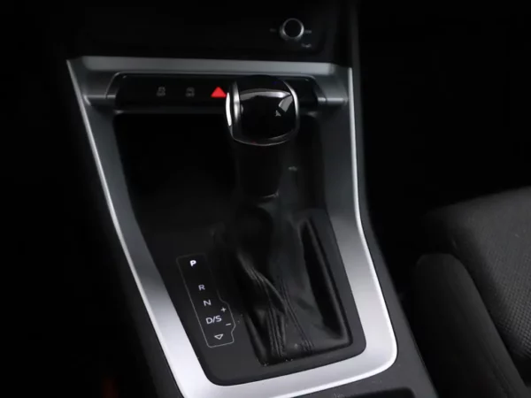 Photo 14 of 27 of WAUZZZF30L1041209 Audi Q3 35 TFSI Aut. Pro Line