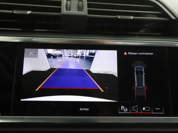 Photo 14 of 28 of WAUZZZF3XR1006511 Audi Q3 45 TFSI e edition