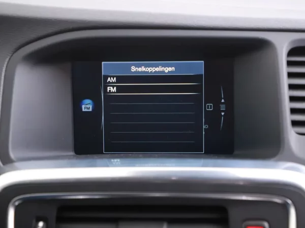 Photo 14 of 29 of YV1FW45C1F1253243 Volvo V60 1.6 T3 Momentum Nav