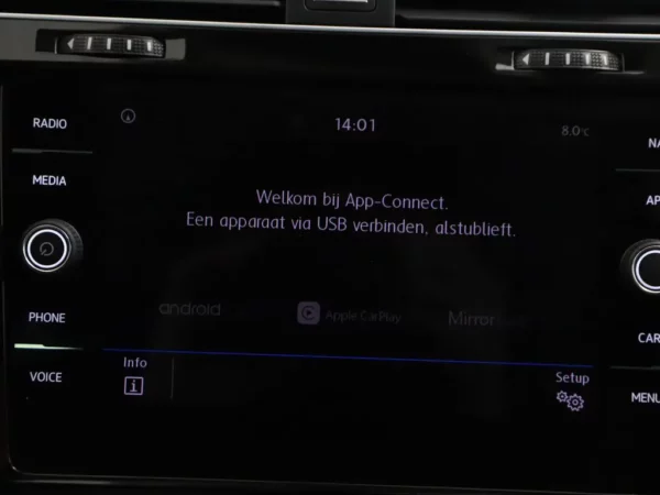 Photo 14 of 30 of WVWZZZAUZJP555503 Volkswagen Golf Variant 1.0 TSI Highline R-Line