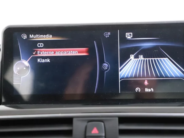 Photo 14 of 31 of WBA8A71040K742832 BMW 3-serie 330i Centennial High Executive Sport LED