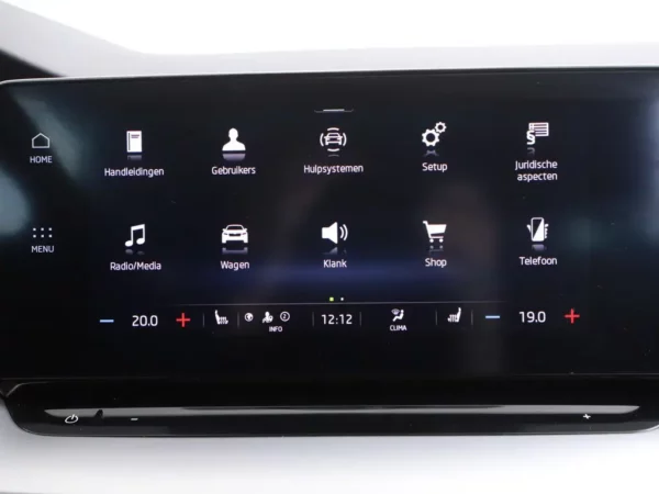 Photo 14 of 32 of TMBJR7NX0LY013295 Skoda Octavia Combi 1.5 TSI First Edition Winterpakket