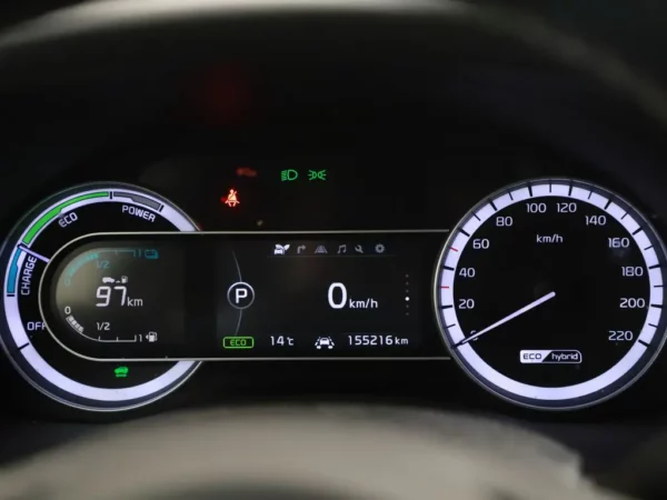 Photo 14 of 35 of KNACC81CGH5054995 Kia Niro 1.6 GDi Hybrid ExecutiveLine