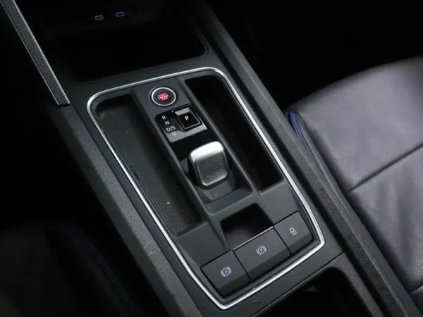 Photo 15 of 26 of VSSZZZKLZMR049700 SEAT Leon ST 1.5 eTSI DSG Style Launch Edition